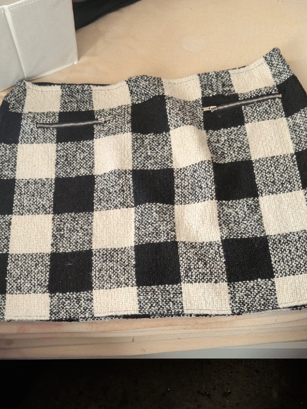 Forever 21 Black & Cream Checked Mini Skirt with Front Zip Accents Size 3x